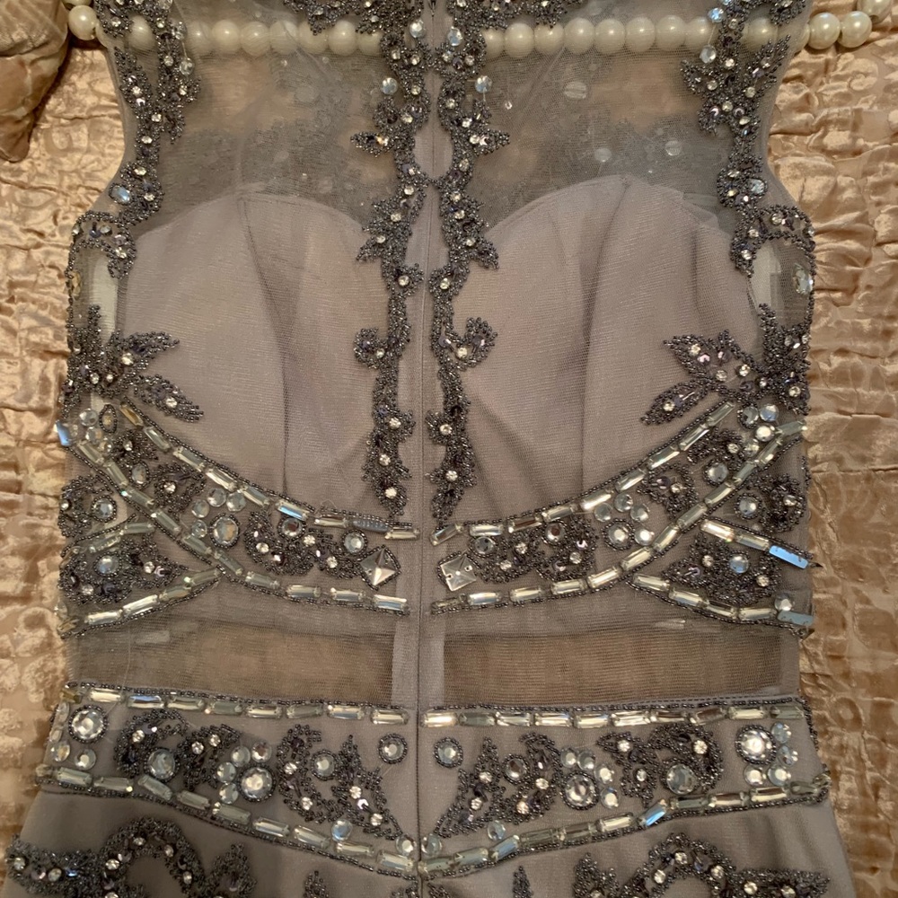 JOVANI SILVER DRESS SIZE 2 BEADED RHINESTONES !!! - Picture 3 of 5